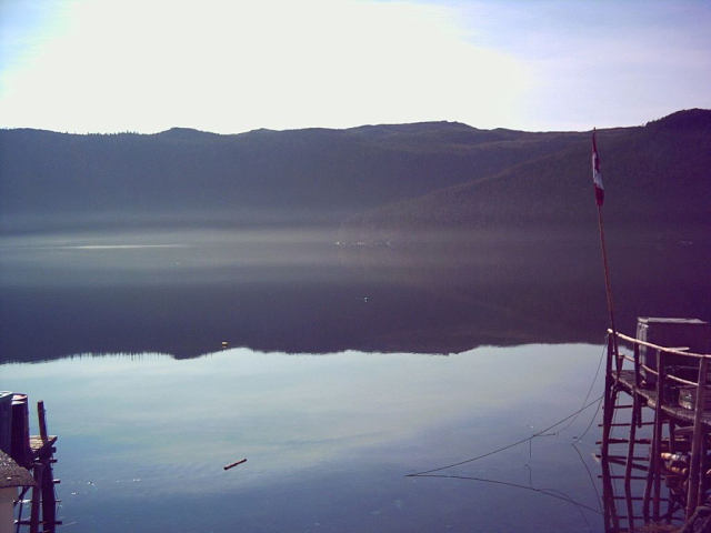 04 Calm day in Clattice Harbour April 2005. Credit: Loretta Ward